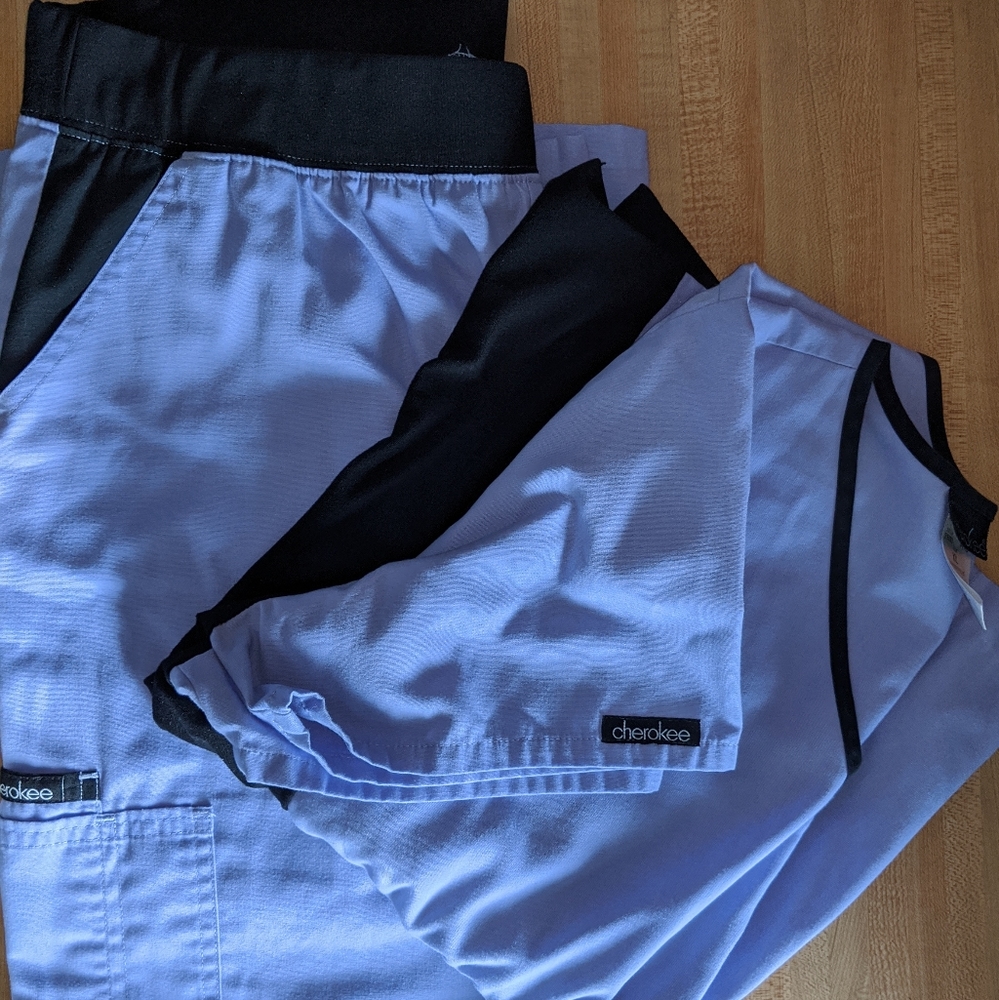 Maternity scrubs set